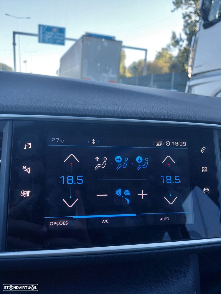 Peugeot 308 SW BlueHDi 130 EAT8 Allure - 14