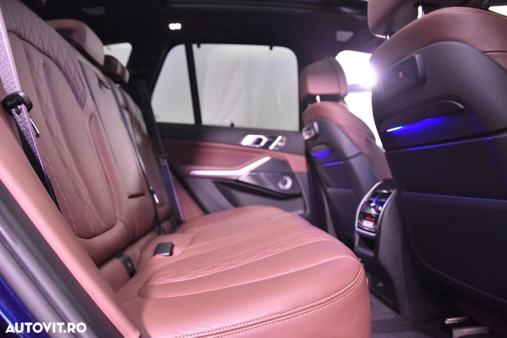 BMW X5 M M50i - 12