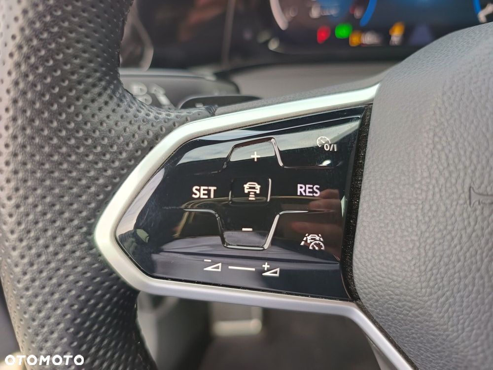 Volkswagen Golf VIII 2.0 TDI GTD DSG - 16