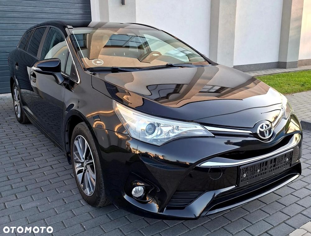 Toyota Avensis 1.8 Premium MS - 1