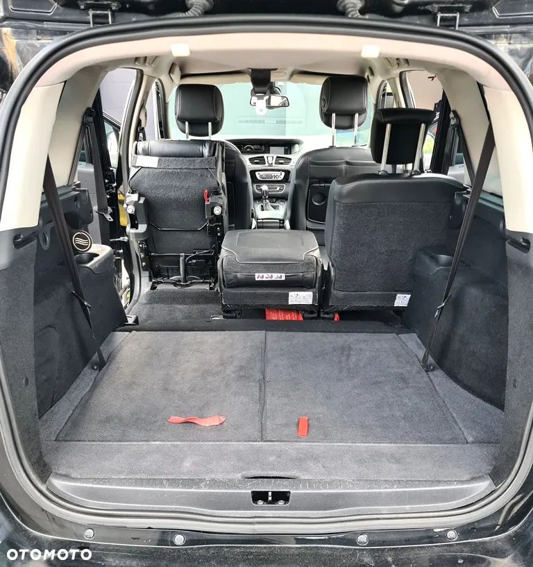 Renault Grand Scenic - 12