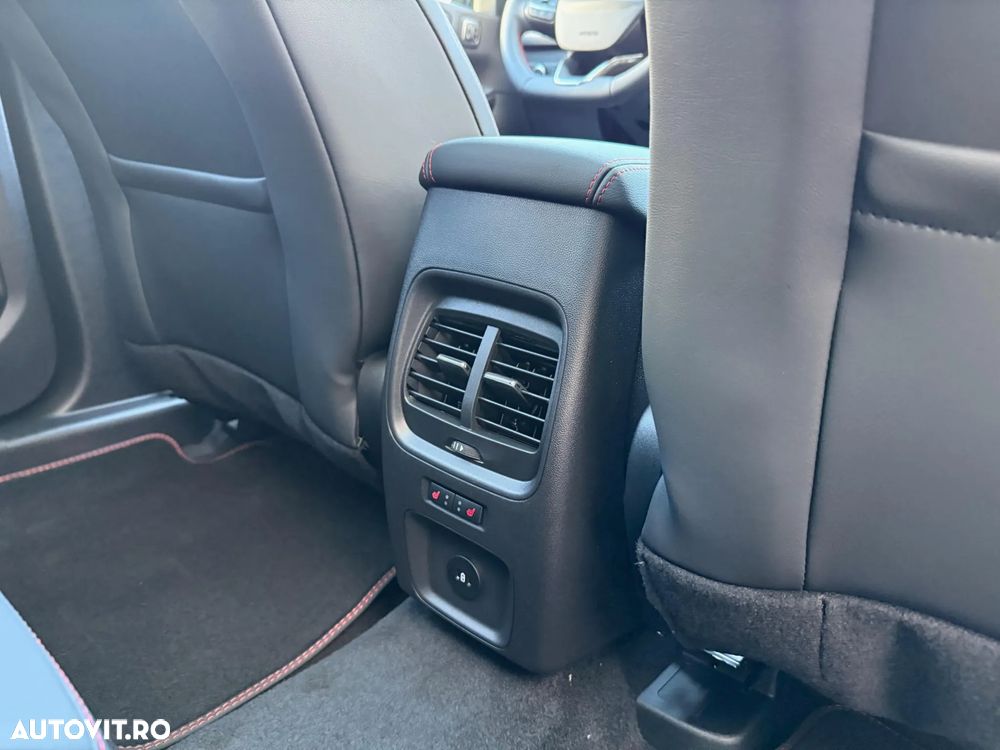 Ford Kuga 2.5 Duratec FWD PHEV ST-Line X - 14