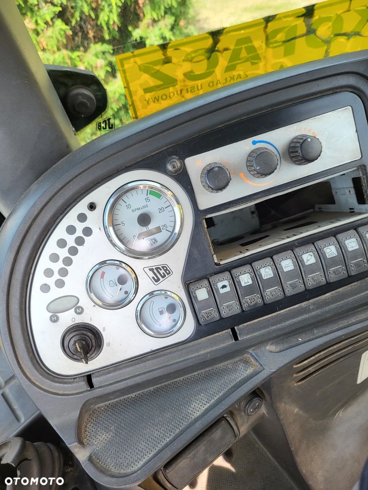 JCB 3CX - 9