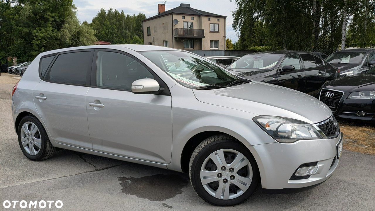 Kia Ceed - 8