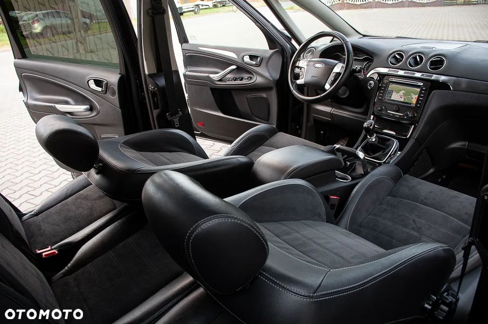 Ford S-Max - 14