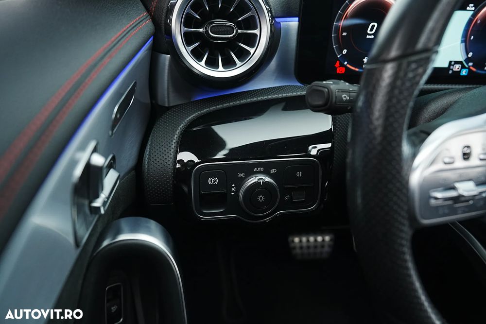 Mercedes-Benz CLA 180 7G-DCT Edition AMG Line - 38