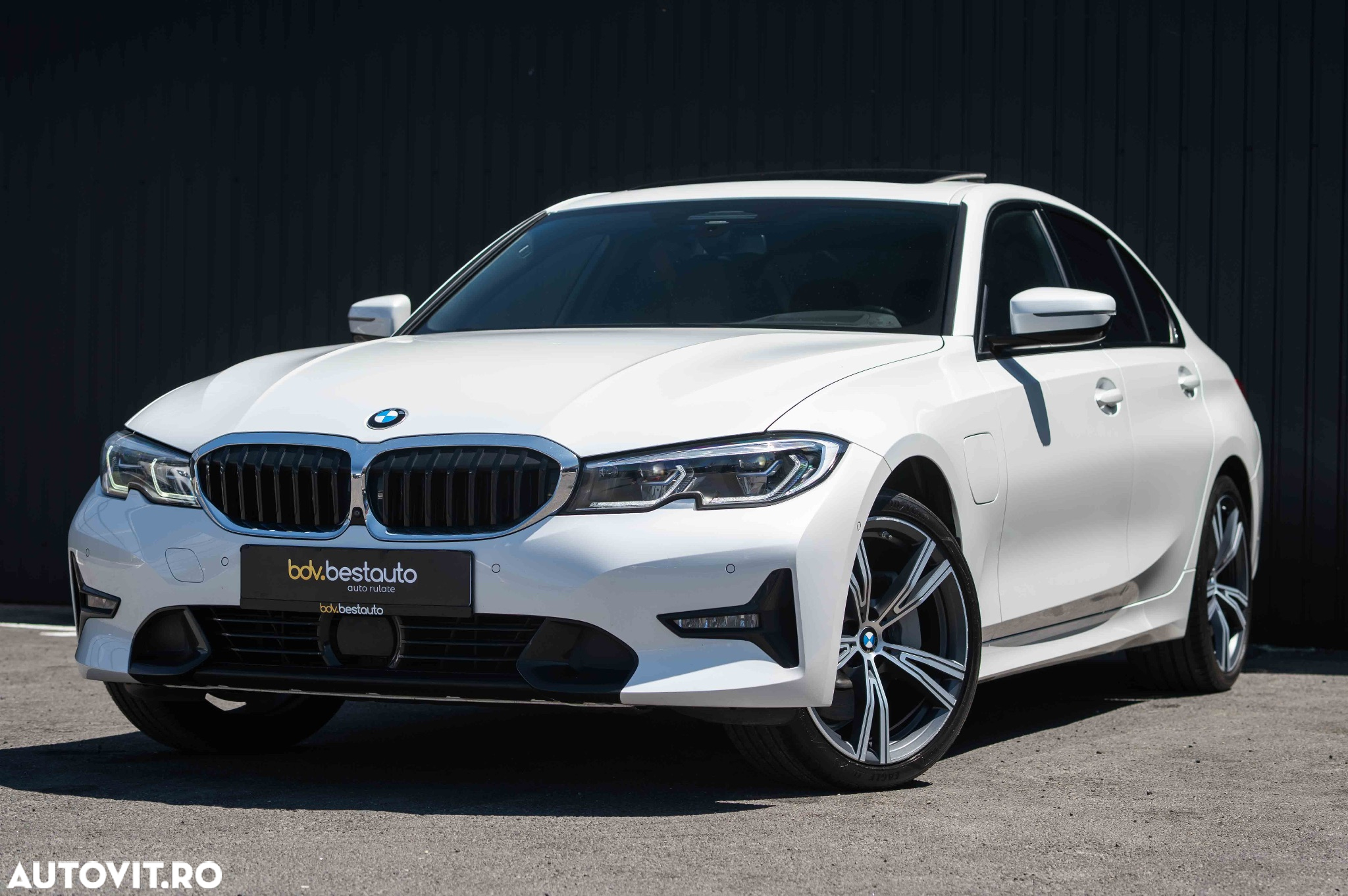 BMW Seria 3 330e xDrive AT PHEV - 40