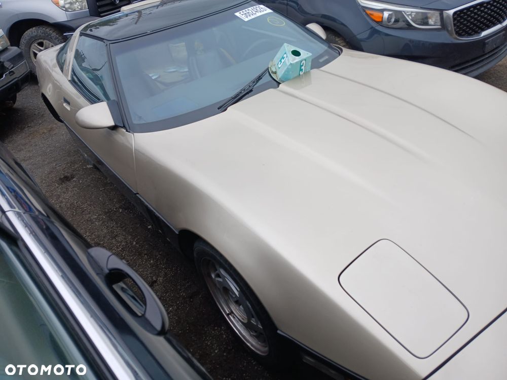 Chevrolet Corvette - 6
