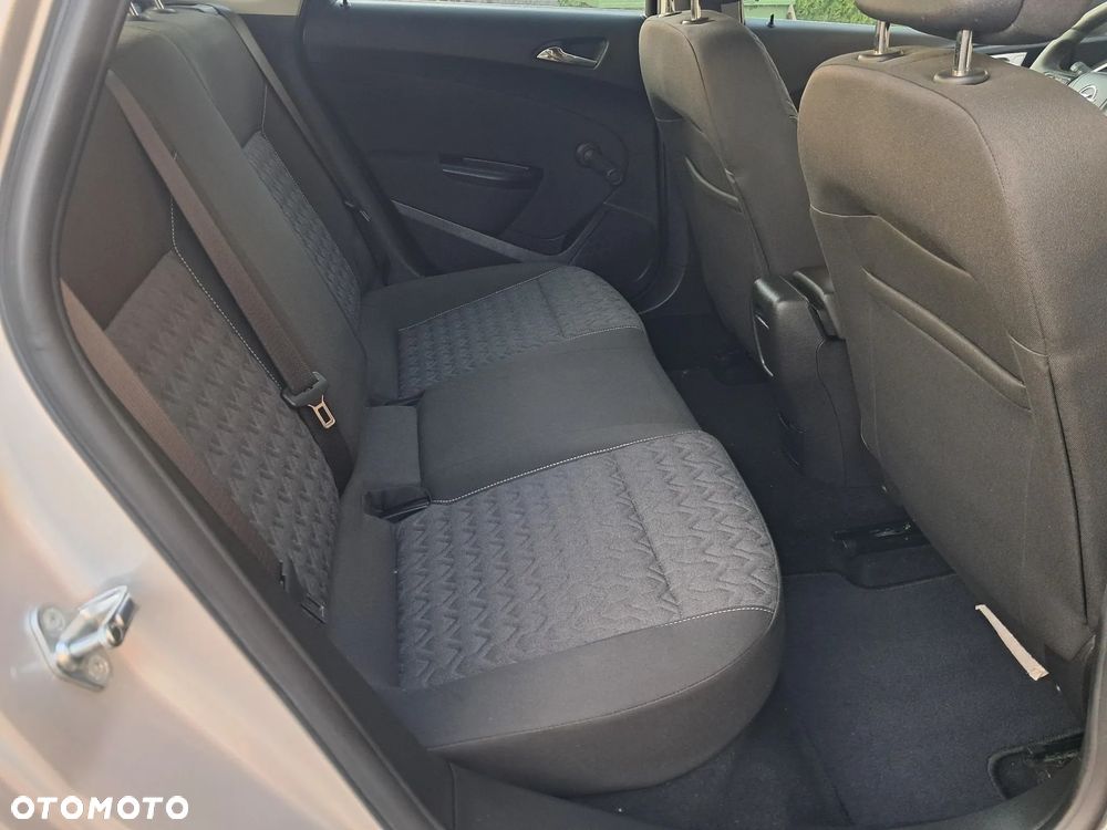 Opel Astra 1.4 Turbo Active - 29