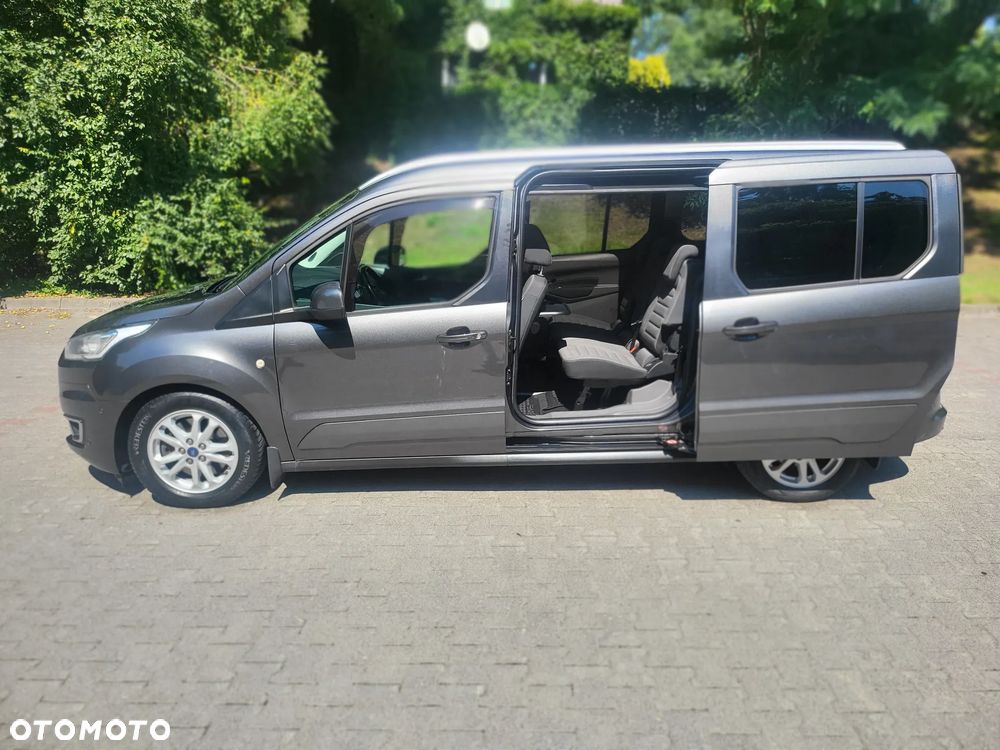 Ford Tourneo Connect Grand - 33