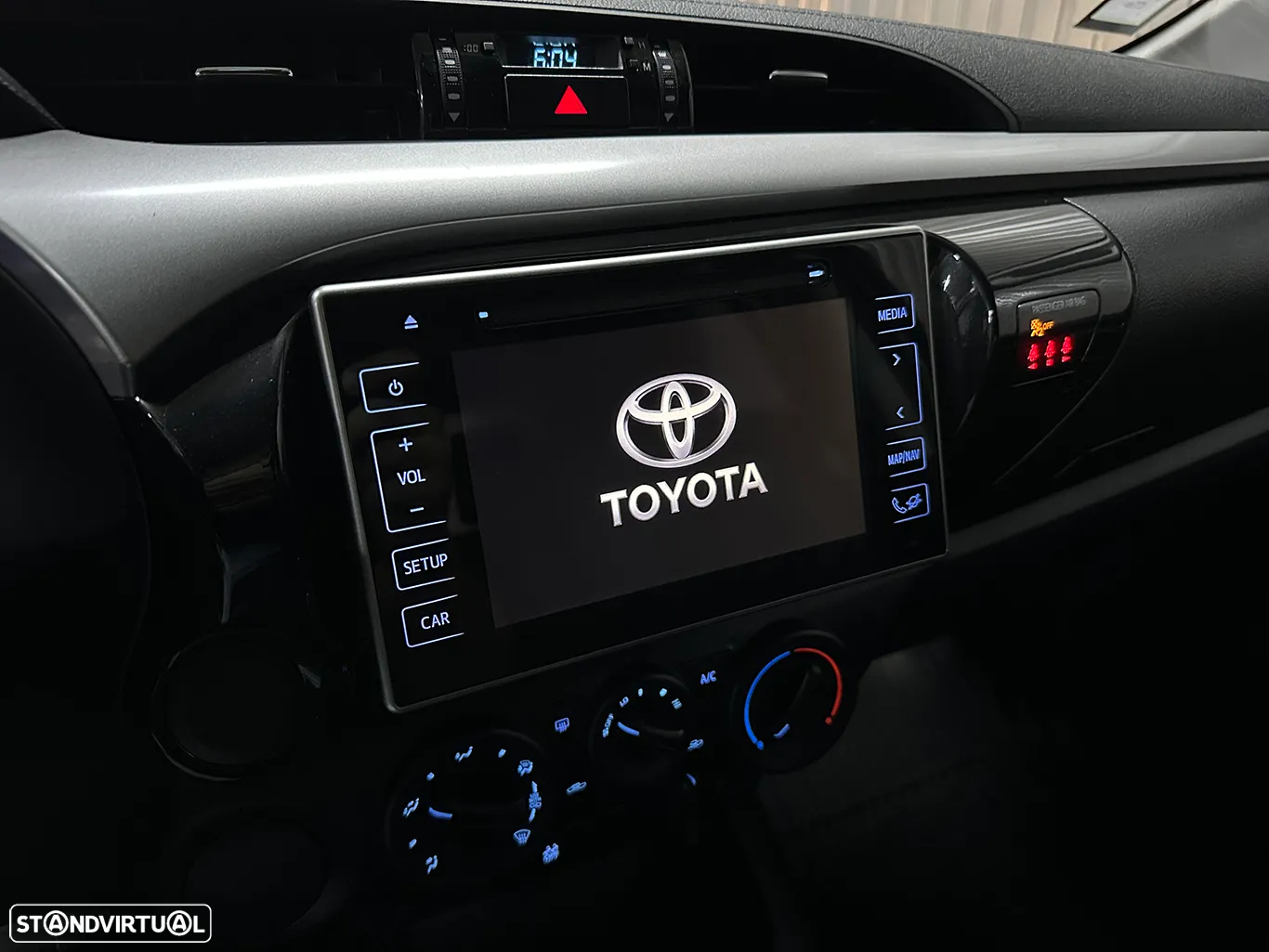 Toyota Hilux 2.4 D-4D 2WD CD Tracker - 27