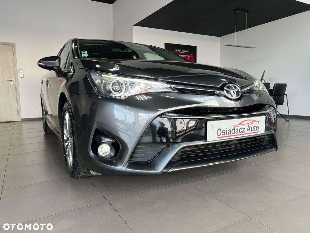 Toyota Avensis - 9