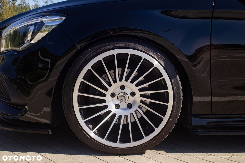 Mercedes-Benz CLA 220 4-Matic - 24