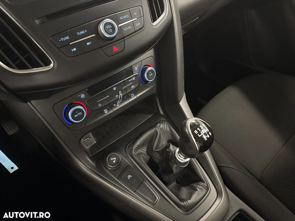 Ford Focus 1.0 EcoBoost Trend - 22