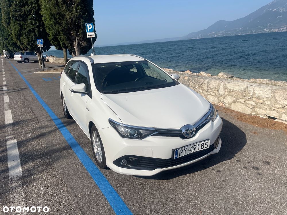 Toyota Auris Hybrid 135 Premium - 2