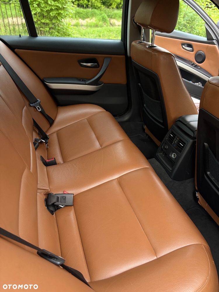 BMW Seria 3 318d - 16