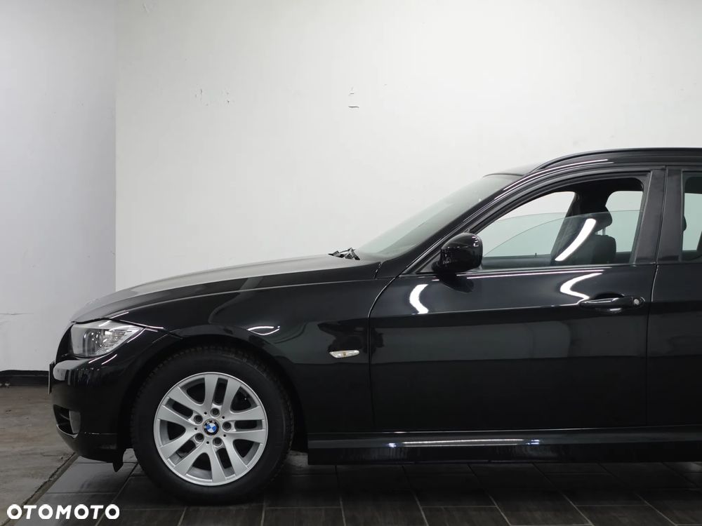 BMW Seria 3 318i Edition Sport - 15