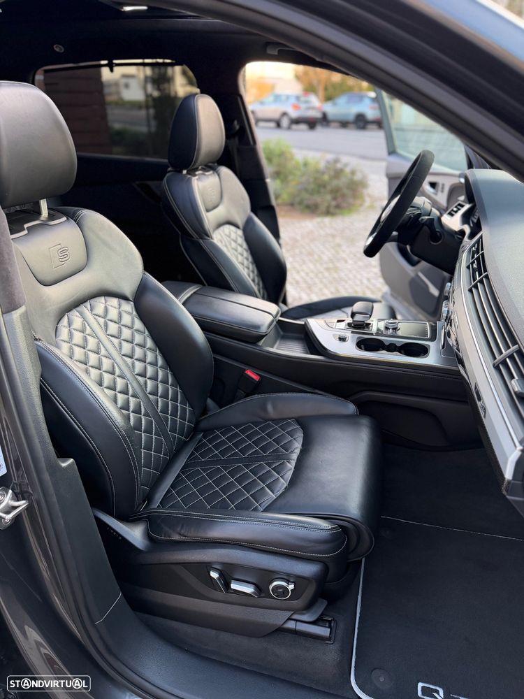 Audi SQ7 4.0 TDI V8 quattro Tiptronic 7L - 34