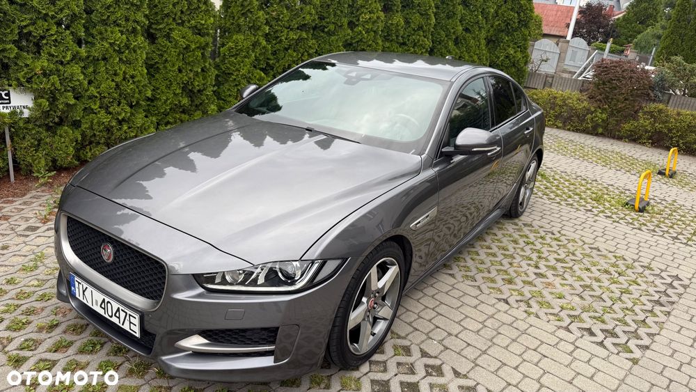 Jaguar XE 2.0 D R-Sport - 2
