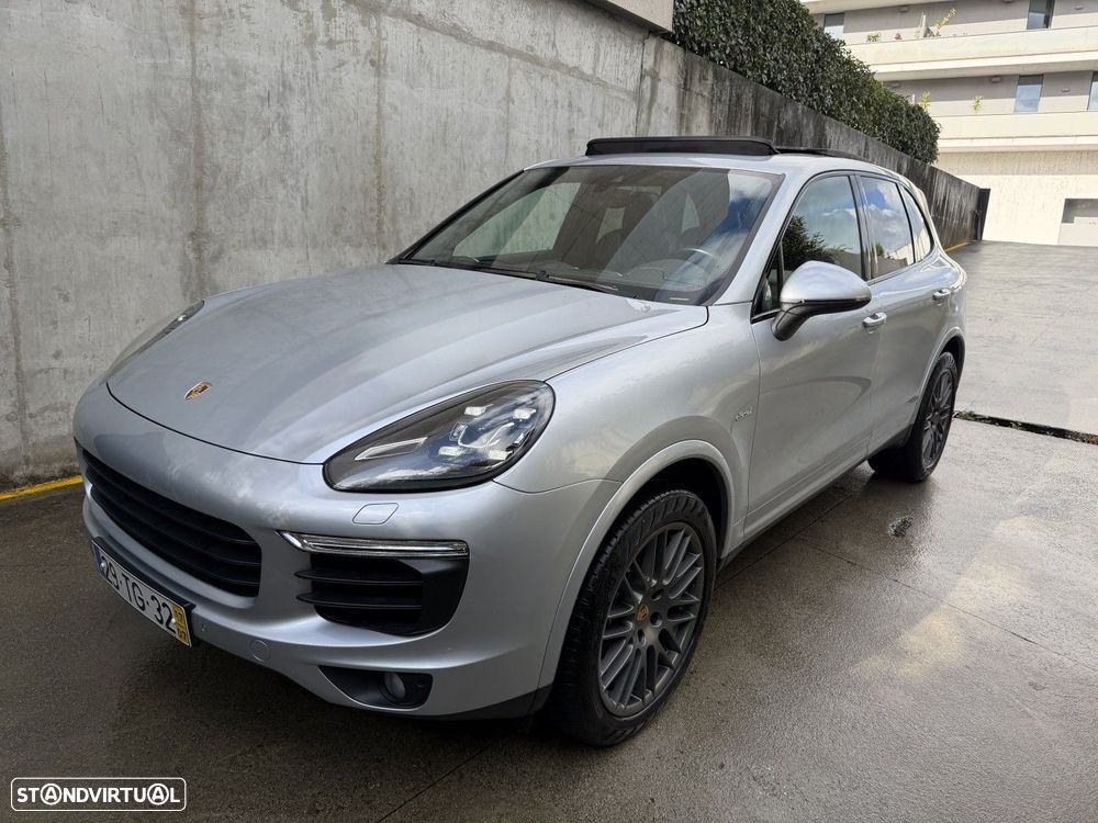 Porsche Cayenne Platinum Edition - 2