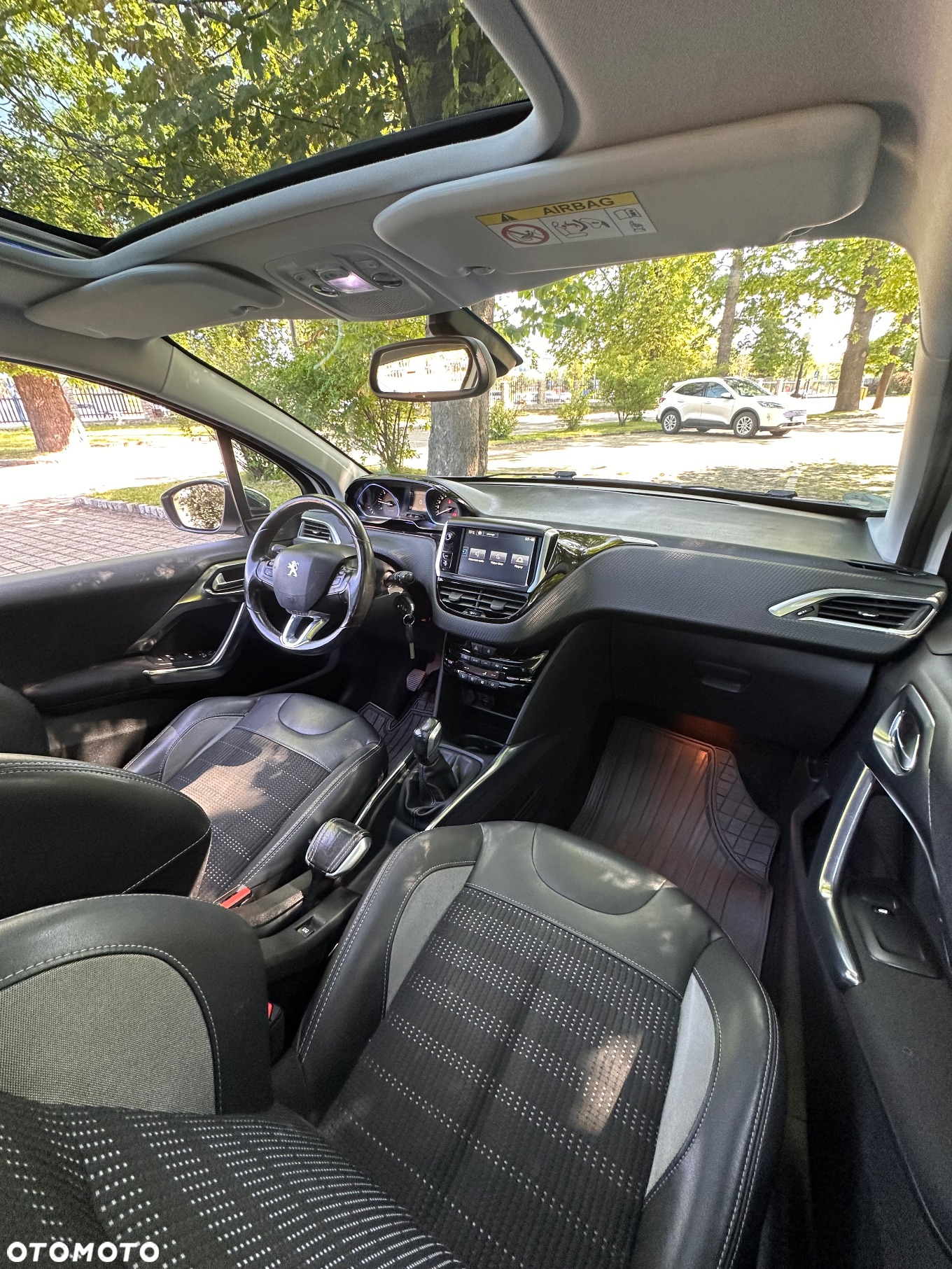 Peugeot 2008 e-HDi FAP 92 STOP & START Style - 12