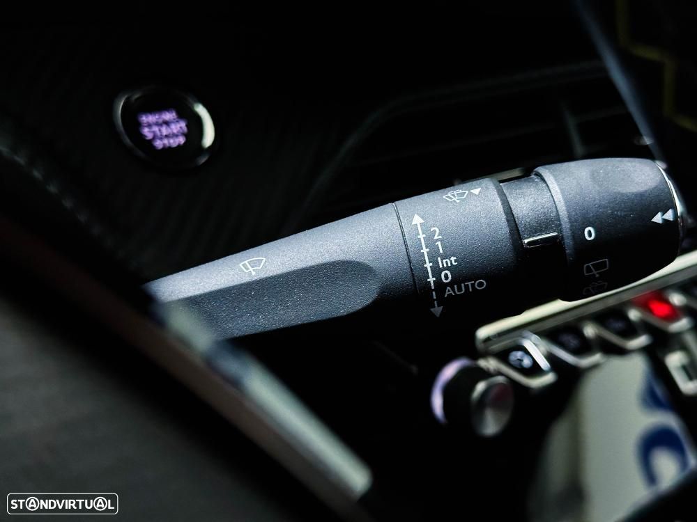 Peugeot e-2008 50 kWh GT - 43