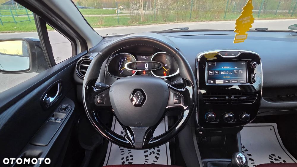 Renault Clio 1.2 16V 75 Luxe - 24