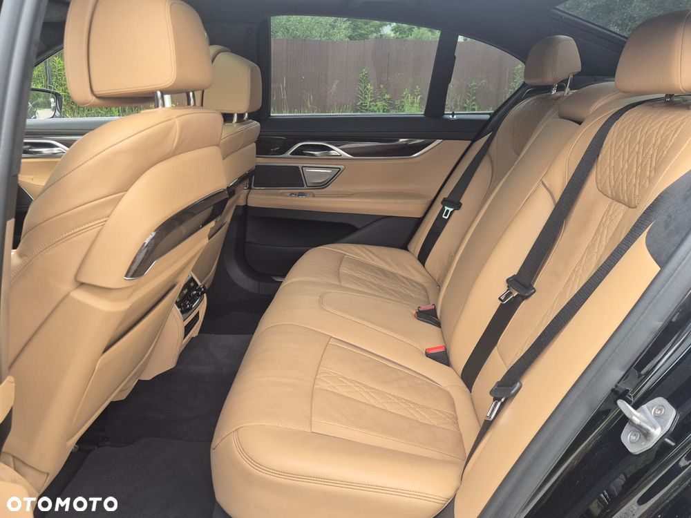 BMW Seria 7 740d xDrive - 22
