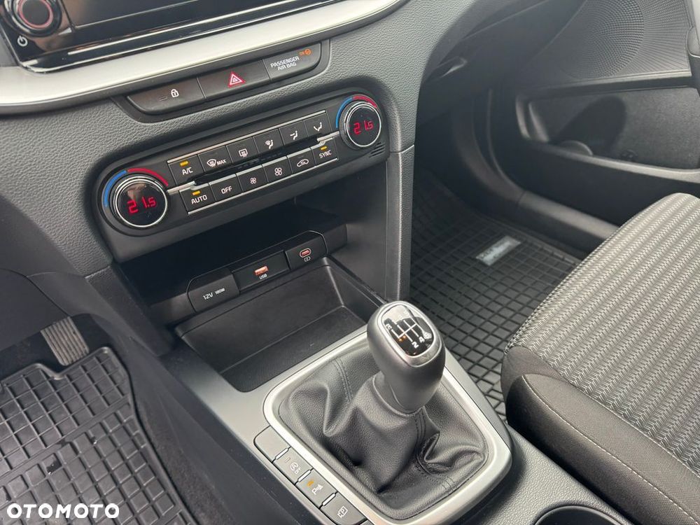 Kia Ceed 1.5 T-GDI M - 13