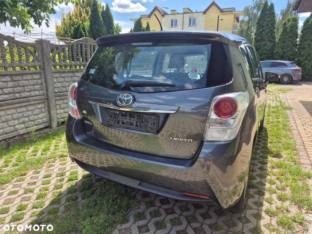 Toyota Verso 2016 photo 4