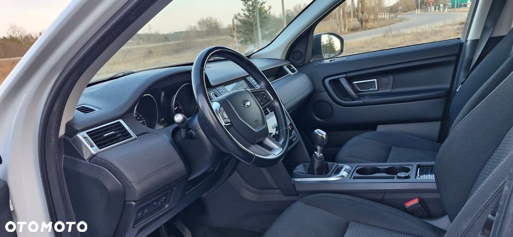 Land Rover Discovery Sport - 24