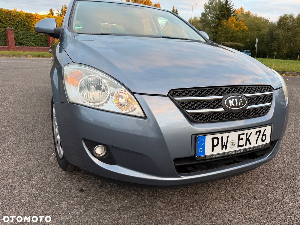 Kia Ceed 2009 photo 3