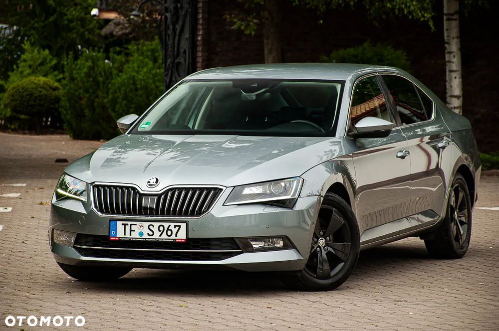 Skoda Superb 2.0 TDI Ambition DSG - 2