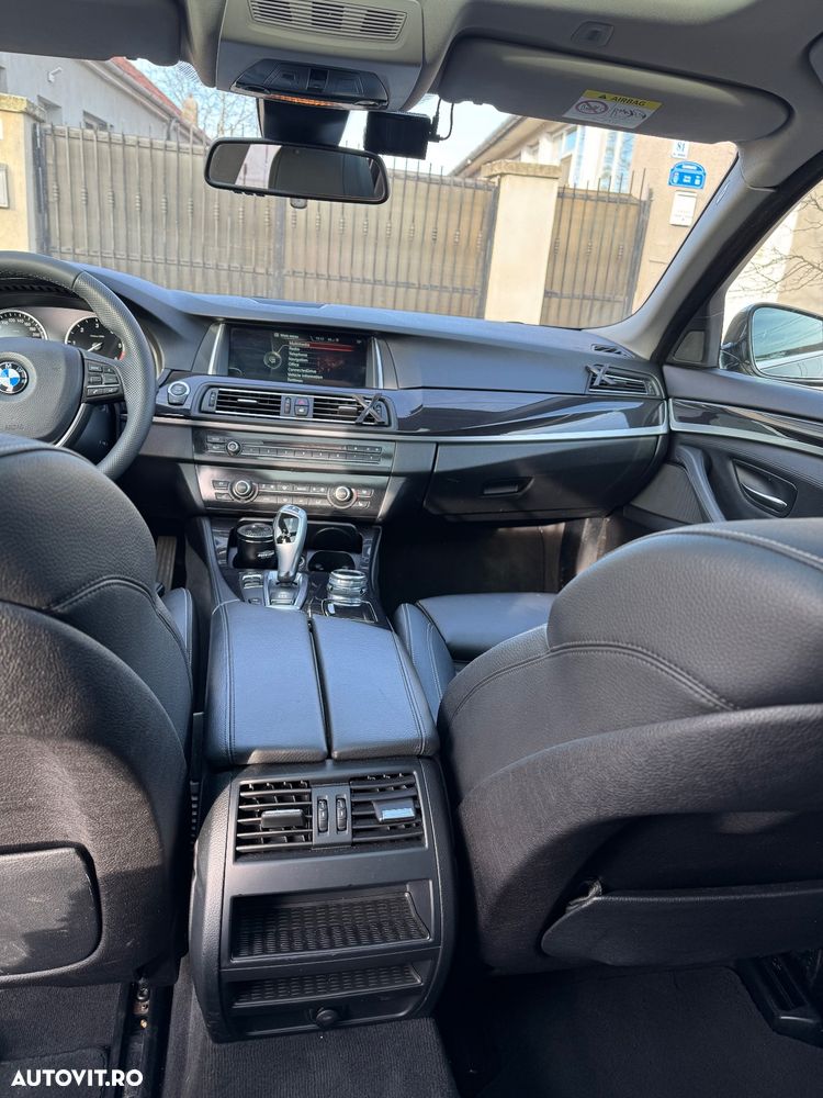 BMW Seria 5 525d xDrive - 11