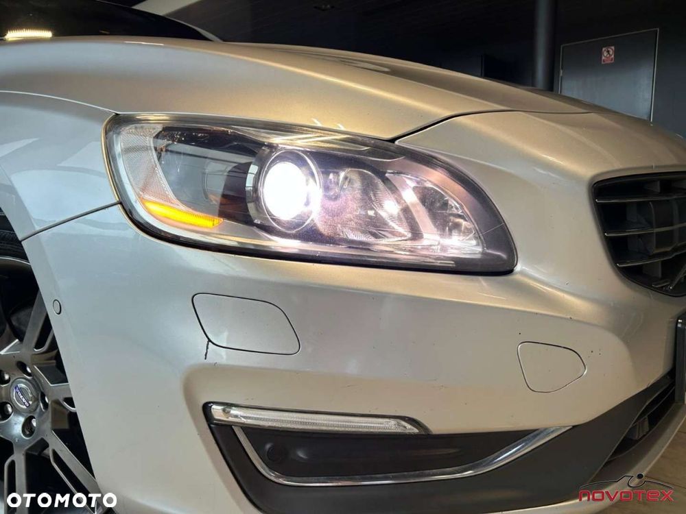 Volvo V60 D4 Geartronic Summum - 30