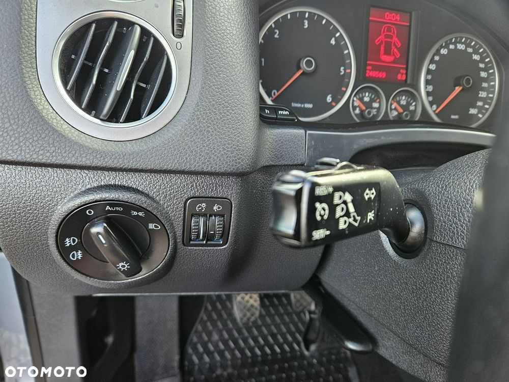 Volkswagen Tiguan - 15