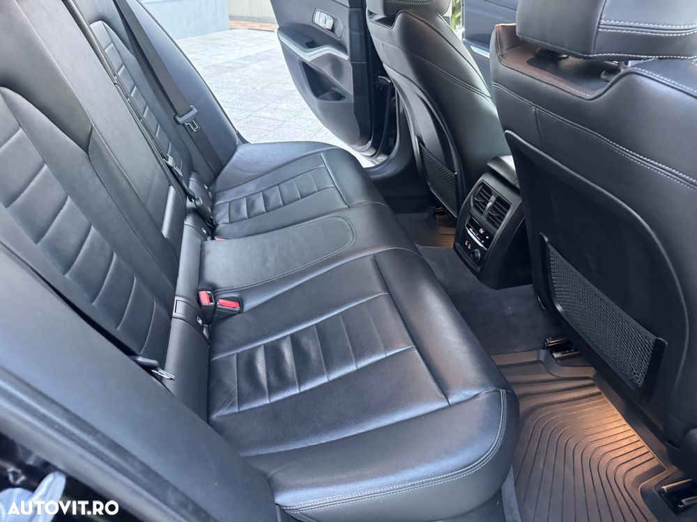 BMW Seria 3 320i Aut. Luxury Line - 19