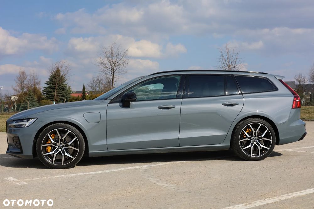 Volvo V60 T8 AWD Plus Dark - 11