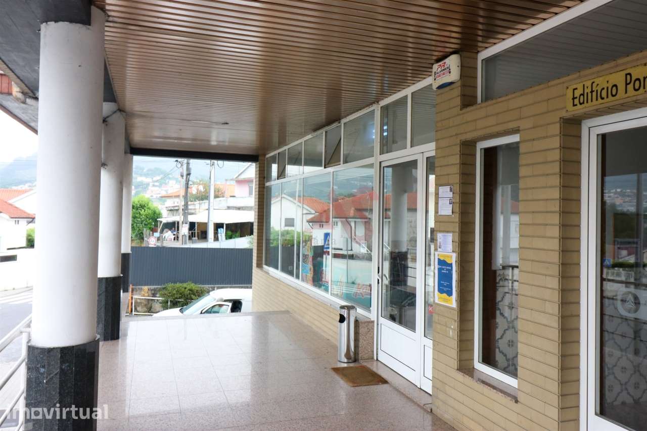 Trespasse de estabelecimento comercial com 197 m2 em Lagoas, Santo Adr - Grande imagem: 3/34