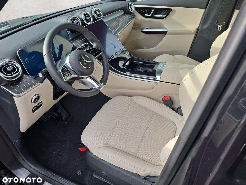 Mercedes-Benz GLC - 12