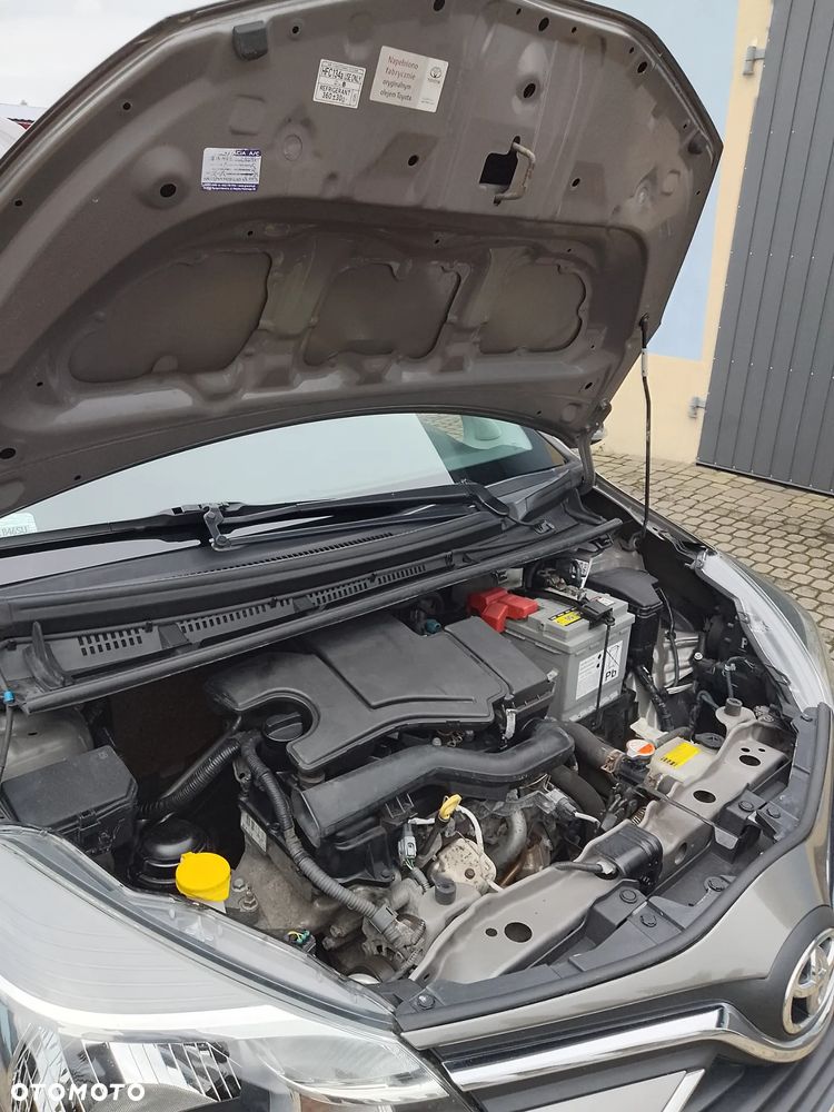 Toyota Yaris 1.0 Active EU6 - 15