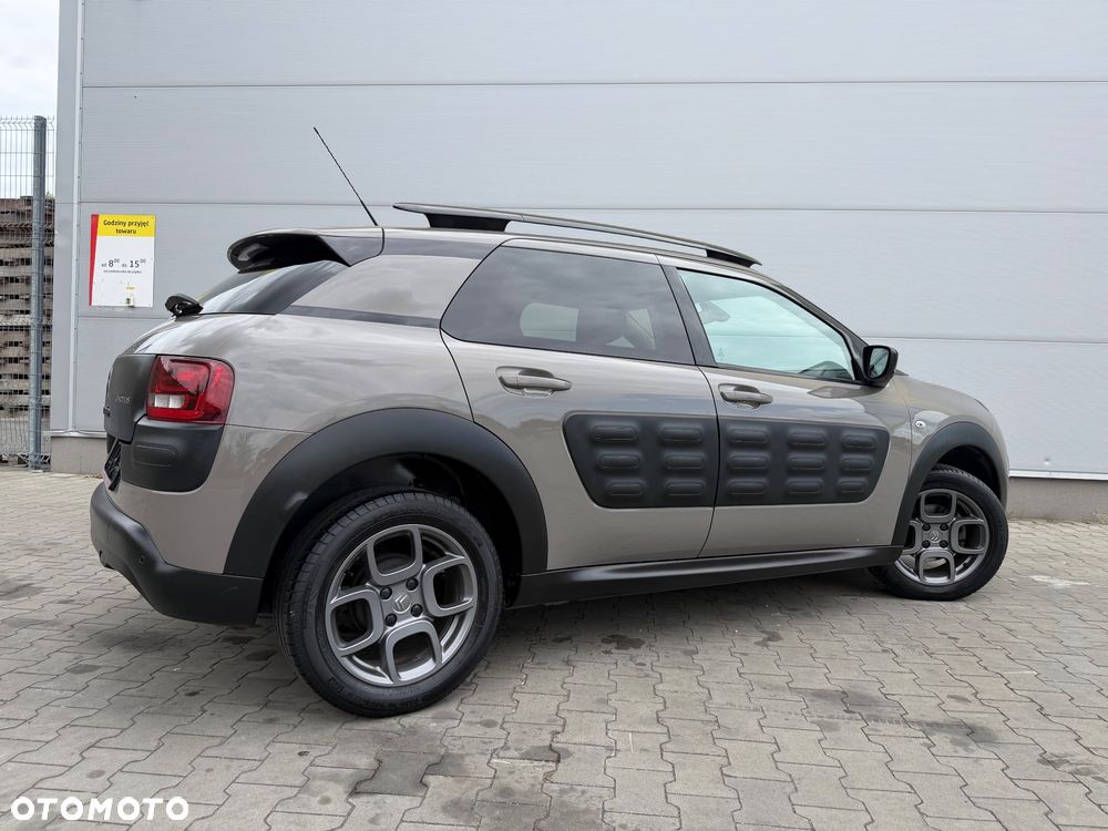 Citroën C4 Cactus 1.2 PureTech Shine Edition S&S - 16