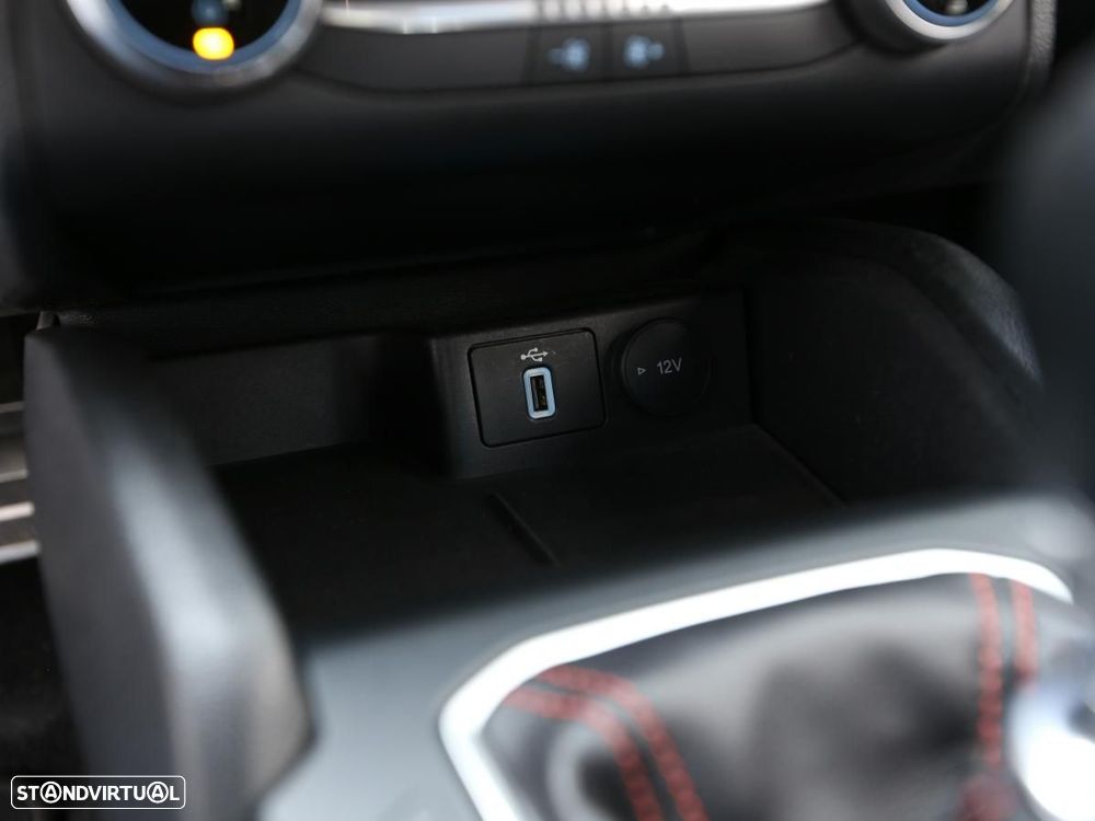 Ford Focus 1.5 TDCi EcoBlue ST-Line - 25