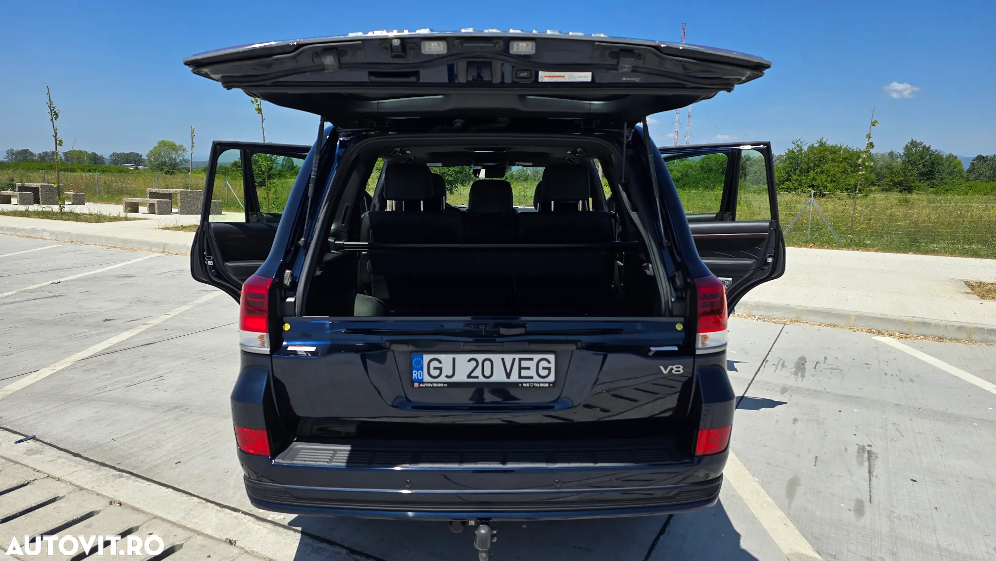 Toyota Land Cruiser - 17