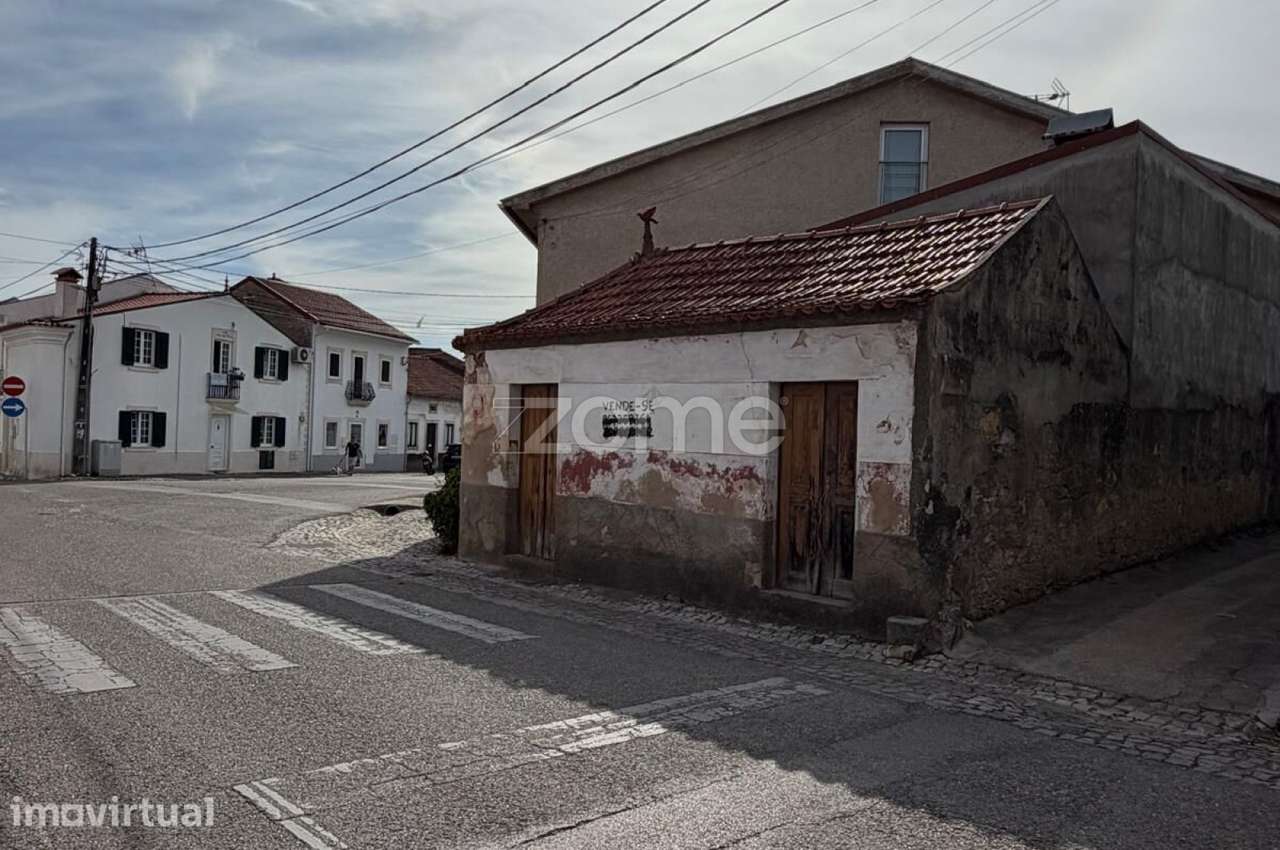 Moradia Térrea para Recuperar no Centro de Ançã - Grande imagem: 3/25