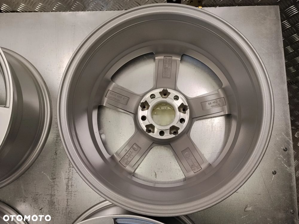 Felgi DBV Mercedes C-klasa E-klasa CL Audi A4 B8 B9 A6 8Jx17 et35 5x112 - 8