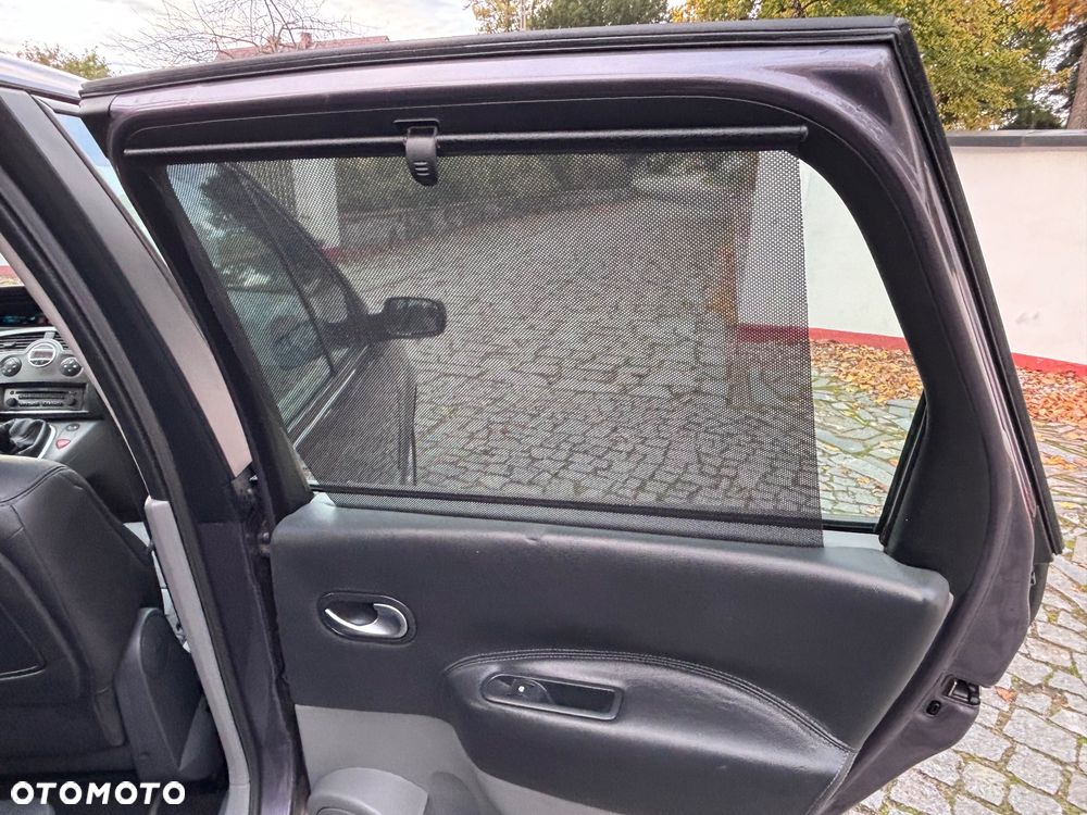 Renault Grand Scenic 2.0 16V Privilege - 13