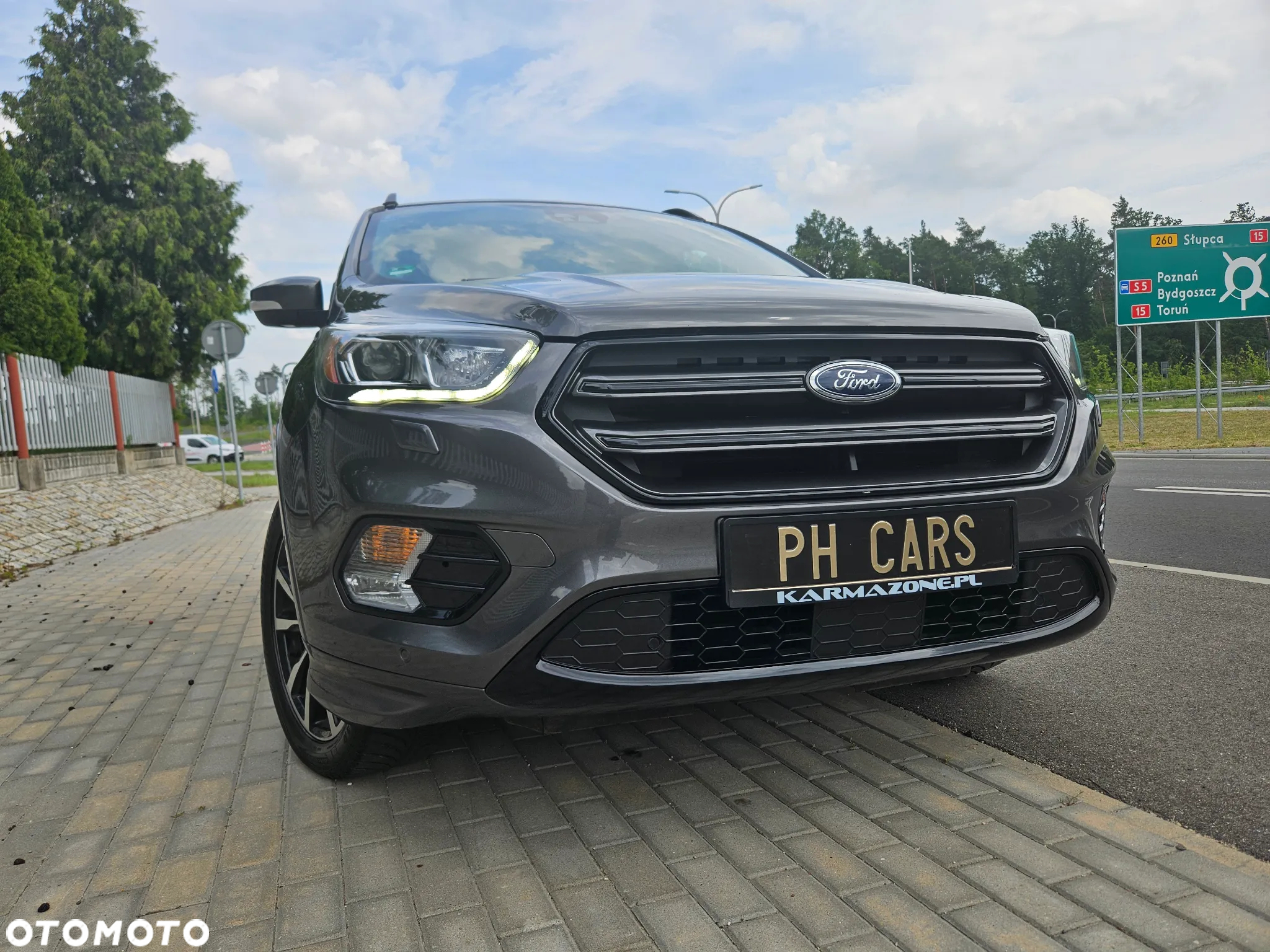 Ford Kuga 1.5 EcoBoost 2x4 ST-Line - 2