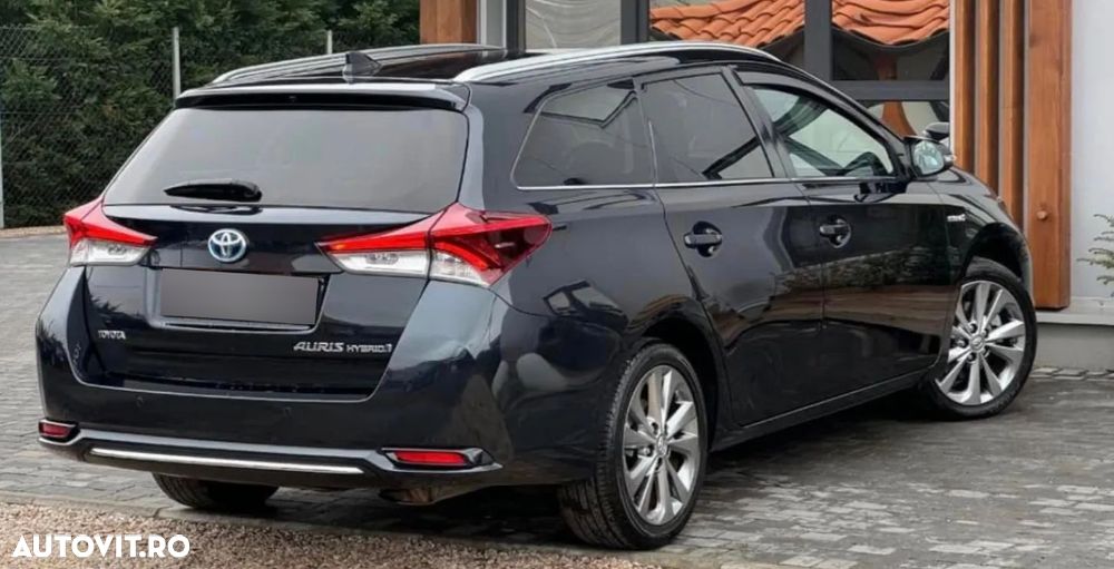 Toyota Auris 1.8 L VVT-i TS Hybrid Sol+ - 3