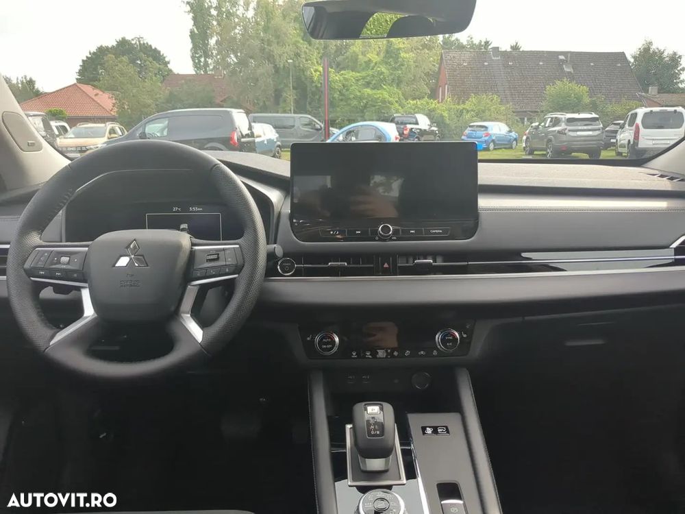 Mitsubishi Outlander 2.4 4WD Plus - 9